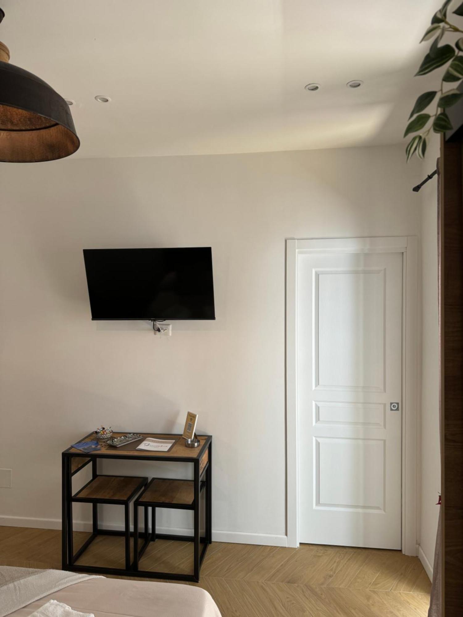 Gennarino Apartments - Panorama Suite With Balcony And Urban Loft Neapel Exteriör bild