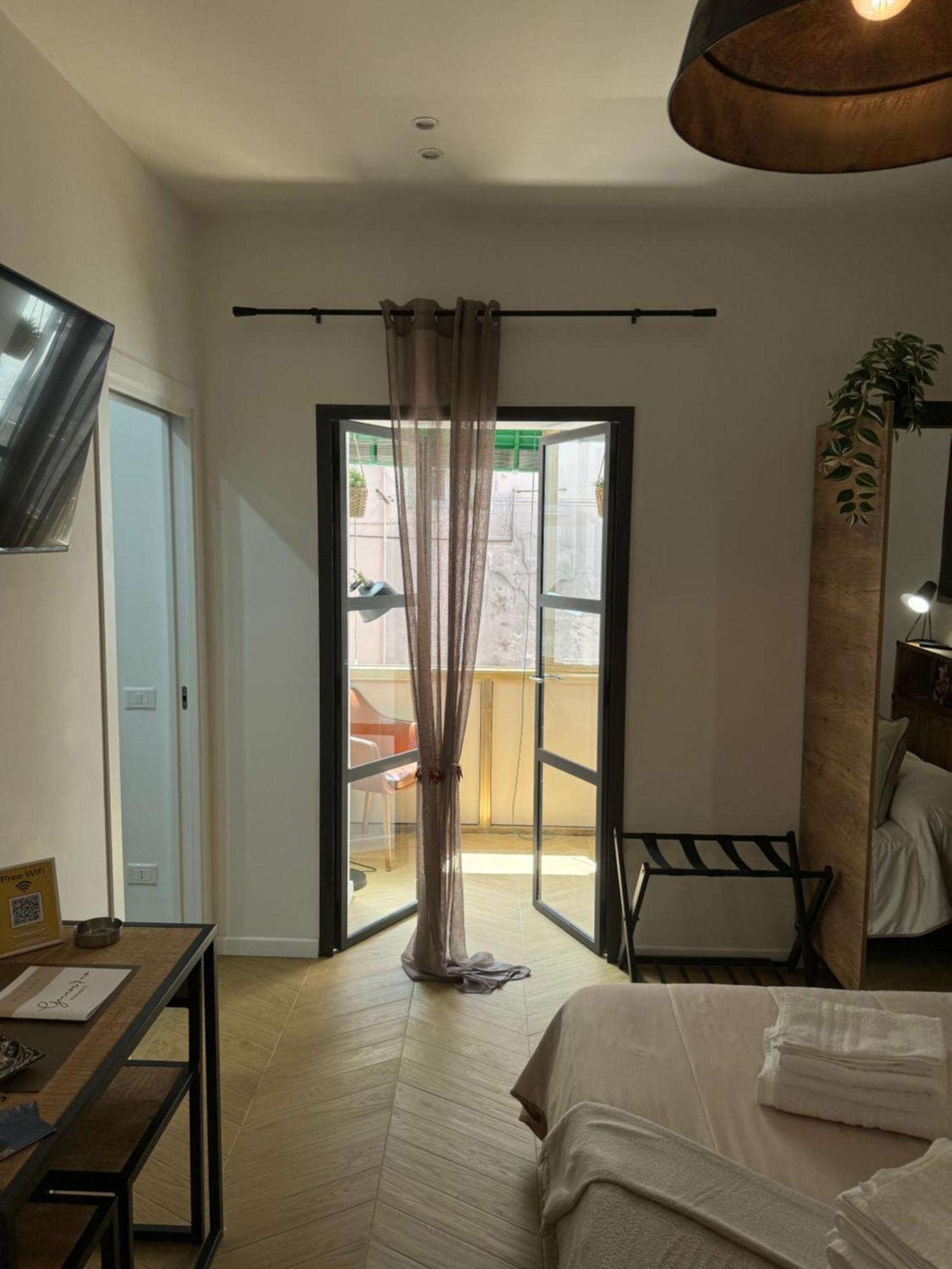 Gennarino Apartments - Panorama Suite With Balcony And Urban Loft Neapel Exteriör bild