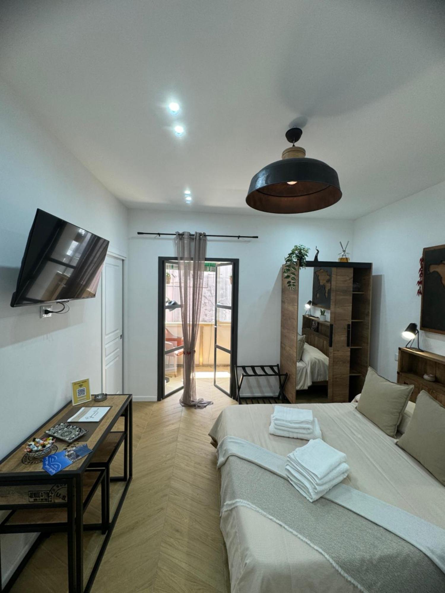 Gennarino Apartments - Panorama Suite With Balcony And Urban Loft Neapel Exteriör bild